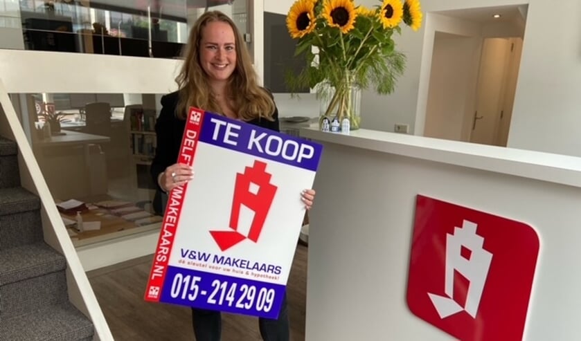 <p>Nadia Blaas mag zich nu ook assistent-makelaar noemen</p>