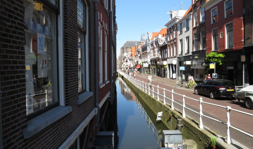 De Oude Langedijk vanaf de zijstraat richting het marktplein. (Foto: Finn Rekveldt)