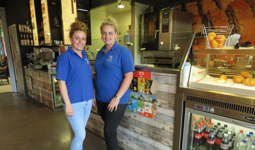 <p>Nancy en Femke van Amy's Koffie & Broodjes</p>
