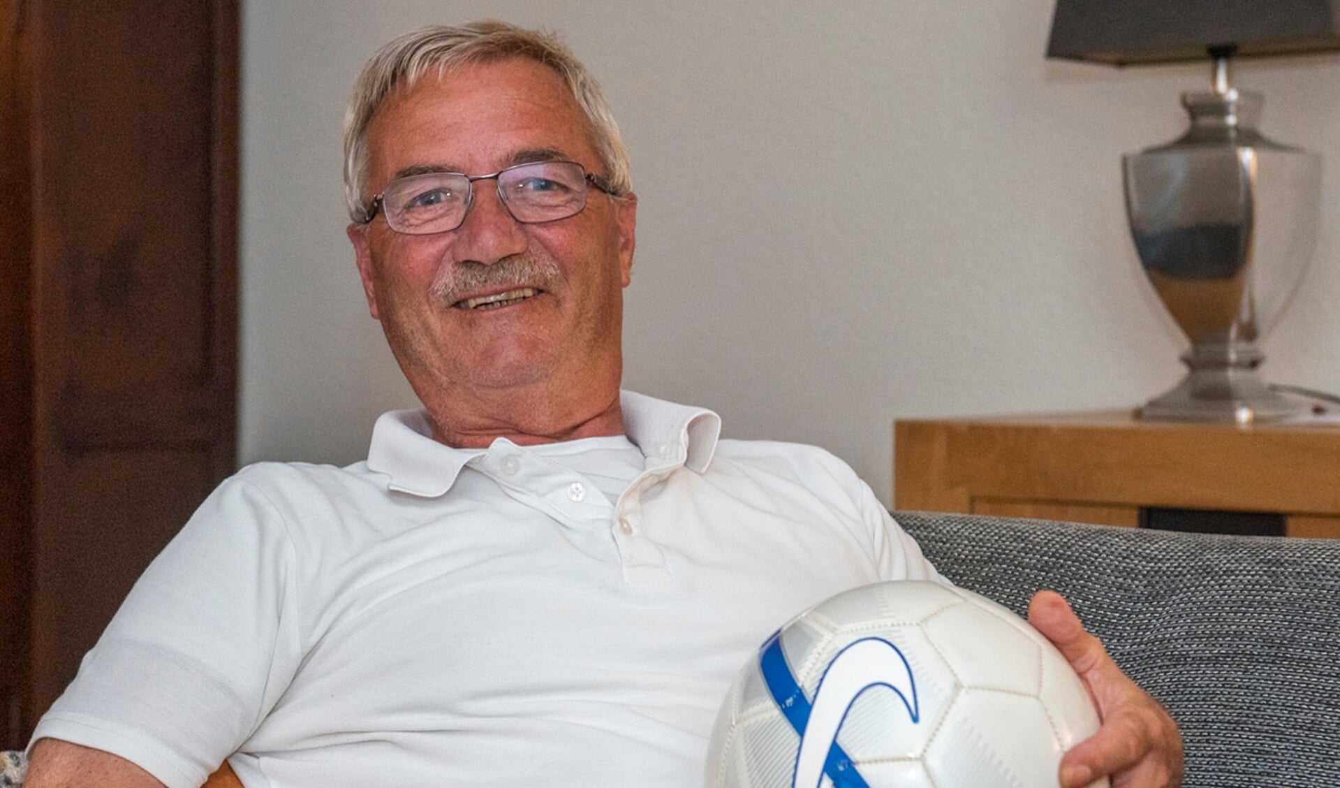 Ron van der Helm is tegenwoordig, na het voetballen en tennissen, actief op de golfbaan. (foto: Roel van Dorsten)