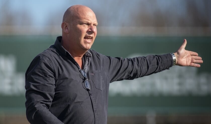 <p>Rob de Lange, toen nog actief als trainer</p>