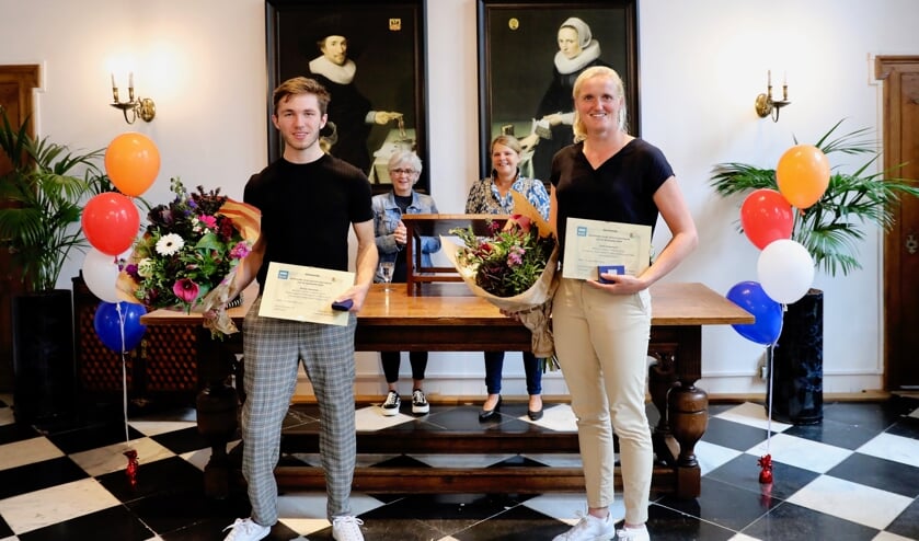 <p>Olivier Hendriks, Ellen Hogerwerf, Marja van Bijsterveldt en Karin Schrederhof (Foto: Koos Bommelé)</p>