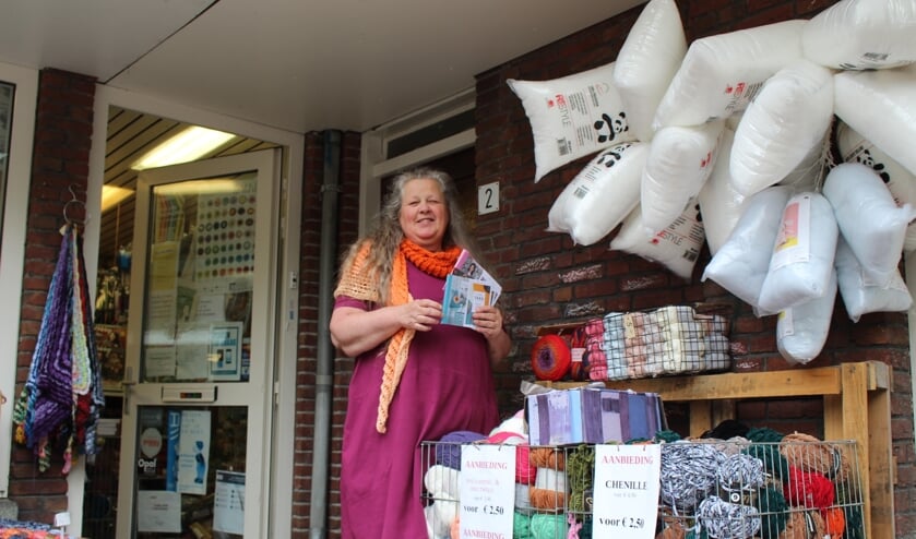 Tot de winkels weer open mogen staat Monique met Klik en Colect voor u klaar. (Foto; EvE)