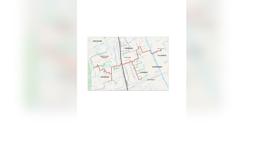 De geplande ringleiding voor heet geothermiewater (rode lijn) vanaf de warmtefabriek van de TU naar Voorhof en Buitenhof. Groen: vertakkingen naar woonblokken. Blauw: mogelijk latere uitbreidingen. Zwart: ‘Warmtelinq’, hoofdroute van Rotterdamse restwarmte. (Infographic: Aad Derwort)