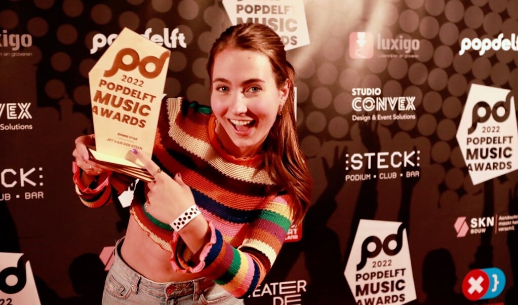 Popdelft Music Award '22 winnares Jet van der Steen in de categorie 'rising star' is één van de 30 Delftse muzikanten die optreedt op 7 december tijdens Popdelft XXL (Foto: Koos Bommelé)
