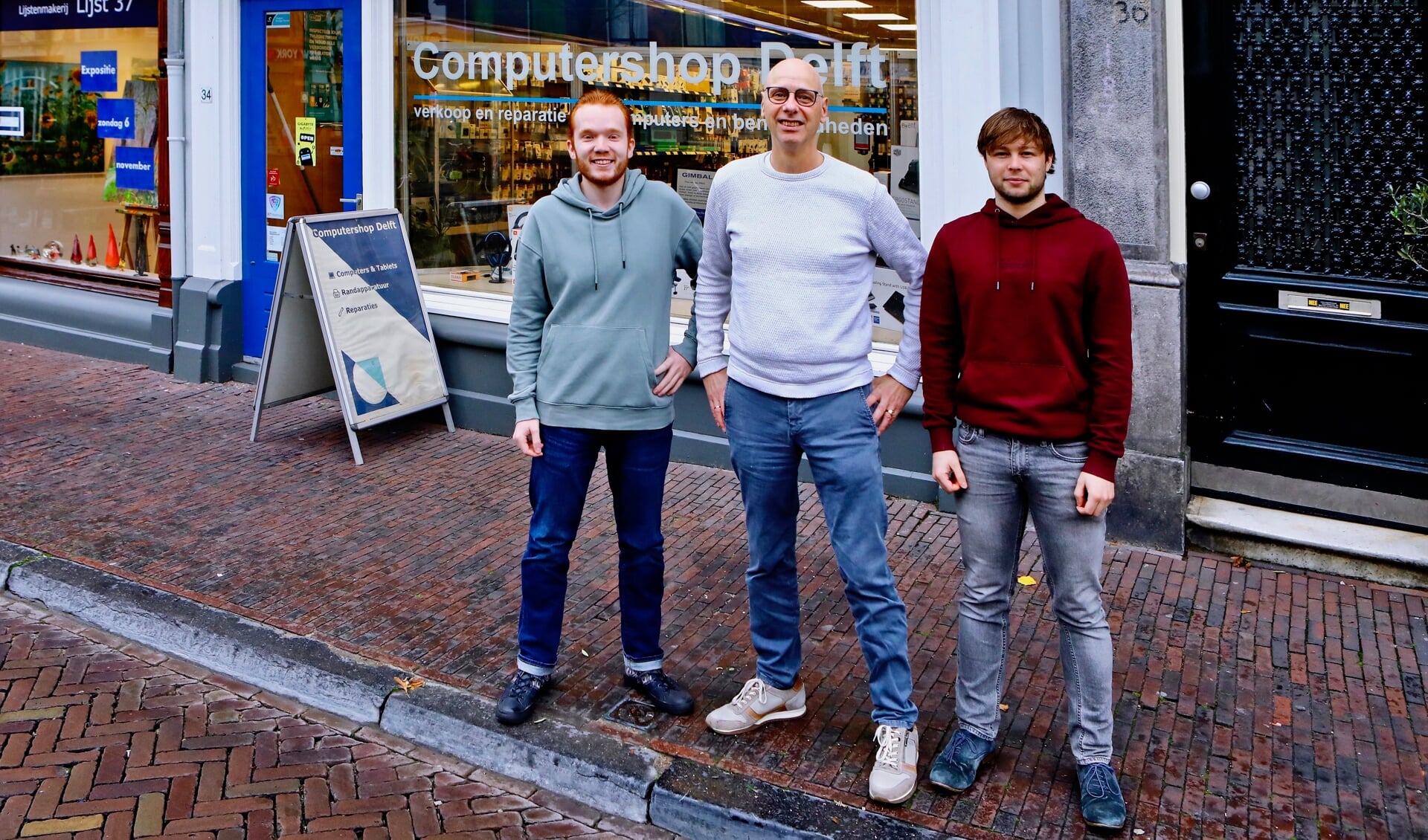 Het team van Computershop Delft (Foto: Koos Bommelé)