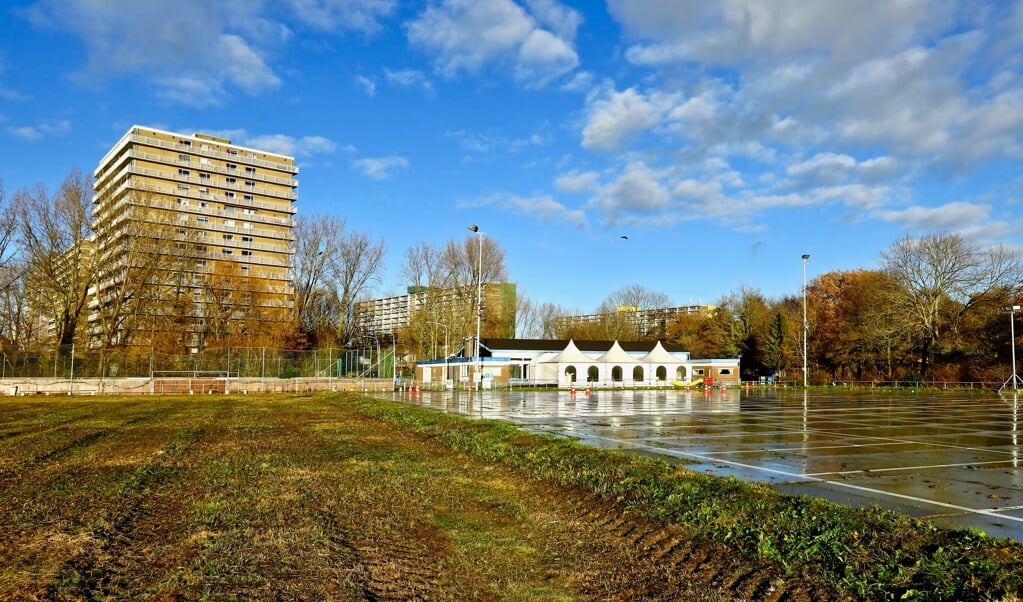 Op het voormalig Delfia-terrein worden flexwoningen geplaatst voor 200 Oekraïense vluchtelingen (Foto: Koos Bommelé)