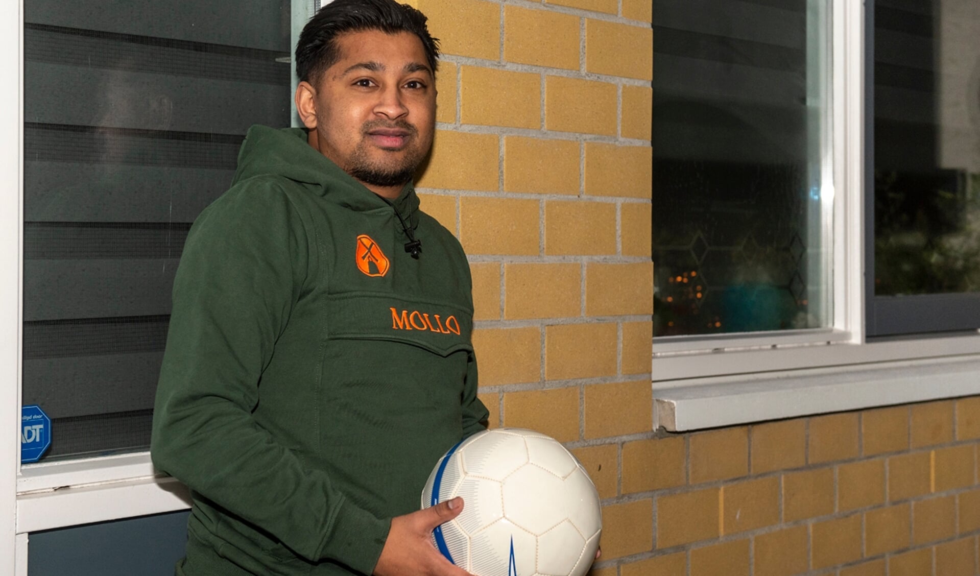 Prashant Nandkoemarsing sluit een verder verloop van zijn voetbalcarrière nog niet uit. (foto: Roel van Dorsten) 