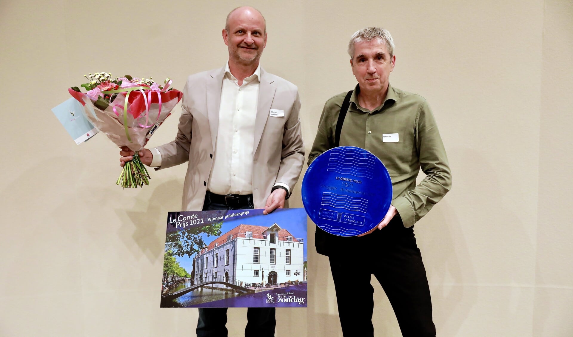 Menno Rubbens, projectontwikkelaar en directeur cepezedprojects, en Hans Cool, cepezed-architect, mochten beide prijzen in ontvangst nemen (Foto: Koos Bommelé)