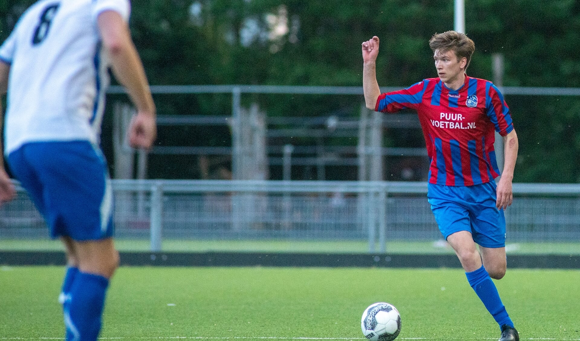 Stijn Franke heeft er alle vertrouwen in dat Ariston '80 ook komend seizoen in de derde klasse speelt. "Want we hebben de vorm en inhoud om ons veilig te knokken en inmiddels valt de bal steeds vaker wél goed." (foto: Roel van Dorsten)