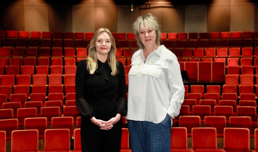 Theaterdirecteur Marijtje Pronk en Marjet Roerink van Cultuurhuis Delft (Foto: Koos Bommelé)
