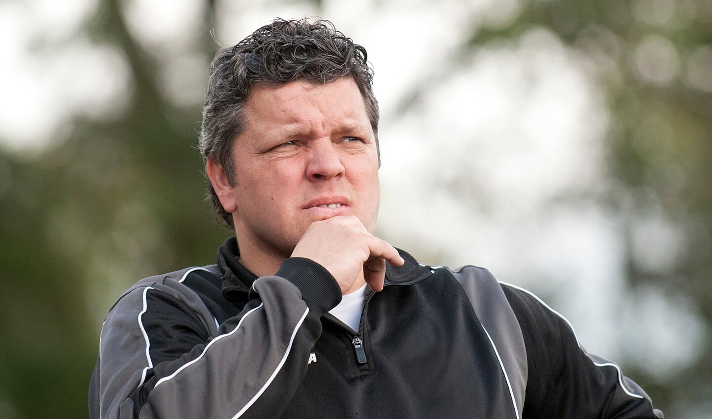 John de Letter zijn tweede termijn als hoofdtrainer van DHC -hij was rond de eeuwwisseling ook al enige seizoenen trainer van de stadionclub- zal, anders dan de eerste, in het teken staan van een nieuwe start. (foto: Roel van Dorsten)