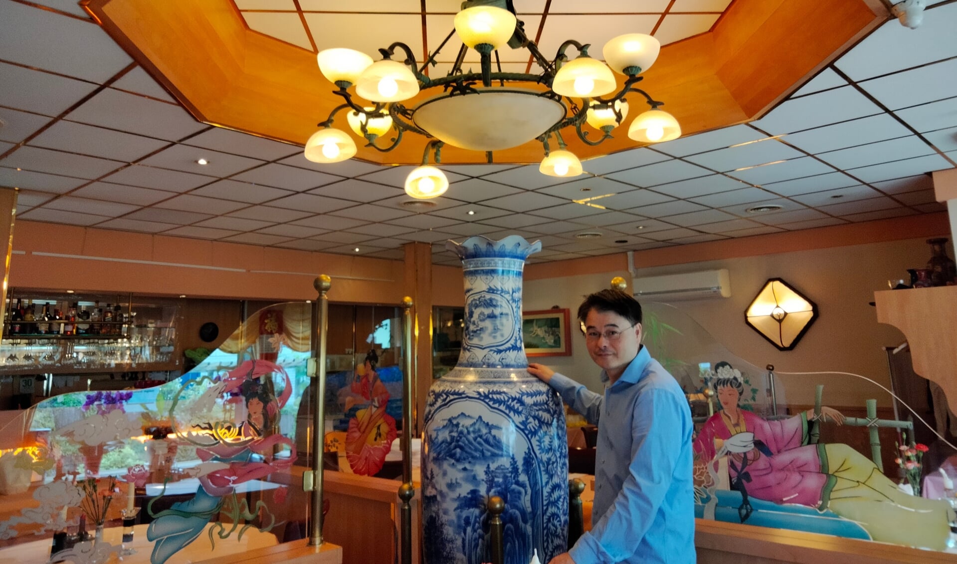 Meneer Lin in zijn restaurant China Garden