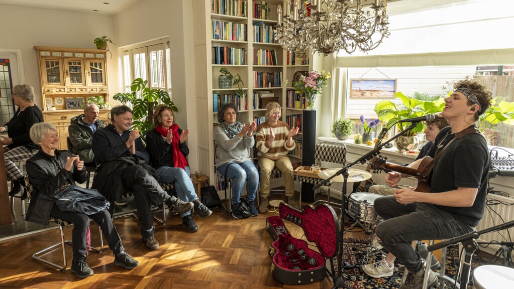 Op zondag 4 februari is het in Delft tijd voor de zesde editie van het huiskamerfestival Gluren bij de Buren! (Foto: Erik van der Aar)