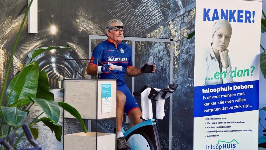 Koos van der Burg tijdens een eerder spinningevenement. Tegenwoordig zet hij zich in voor het Frame Running bij AV'40. (Foto: Koos Bommelé)