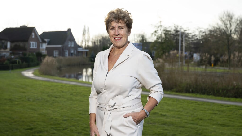 Afgelopen maandag is Fenna Noordermeer officieel beëdigd als burgemeester van de gemeente Midden-Delfland. Voor Noordermeer was de installatie het begin van haar tijdperk als burgemeester. (Foto: Jurgen Huiskes)