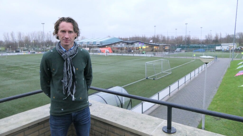 Jeroen Hoefnagel (foto) kwam eerder dit jaar als hoofdtrainer naar Schipluiden en heeft nu al besloten zijn contract met een jaar te verlengen. 