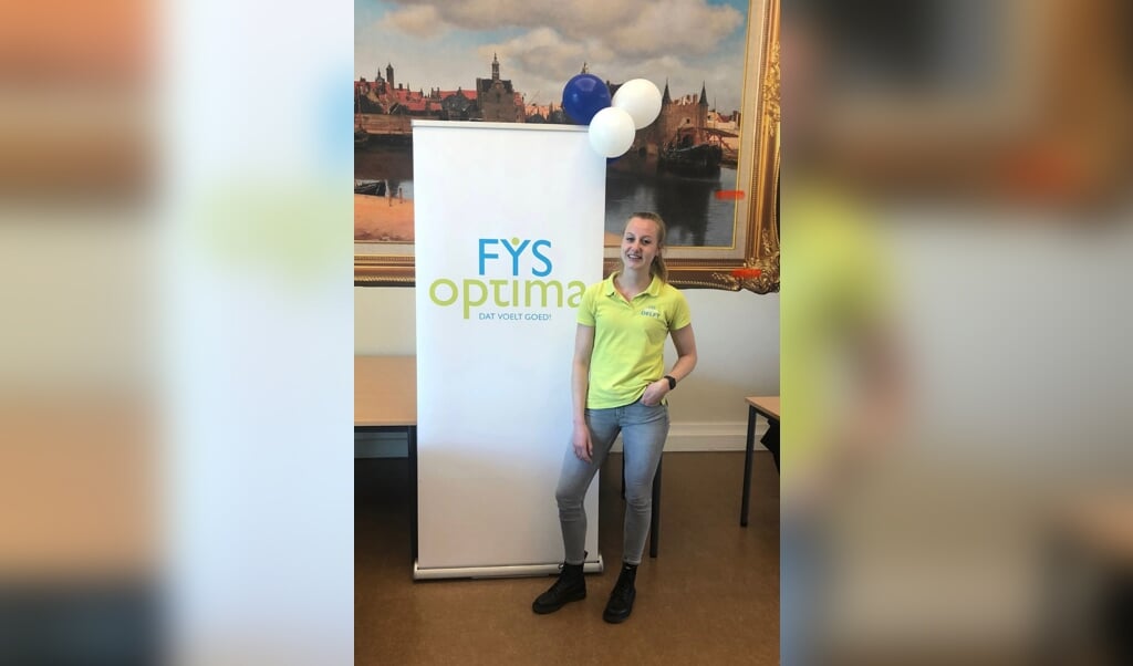 Fysiotherapeute Naomi verzorgt bij Fys'Optima Delft in De Vermeertoren de training Fit Ouder Worden. (Foto: PR) 