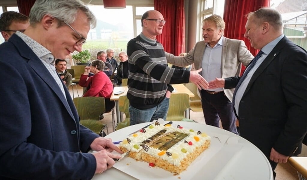 Gedeputeerde Potjer, hoogheemraad Vissers, provinciehoofd Staatsbosbeheer Zuid-Holland De Snoo en wethouder Hennevanger 