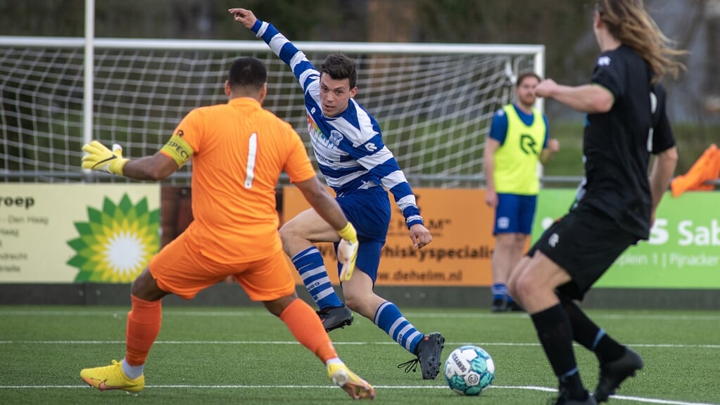 Bob Ruigrok was zaterdagmiddag, zoals wel vaker, belangrijk voor Oliveo met twee goals. 