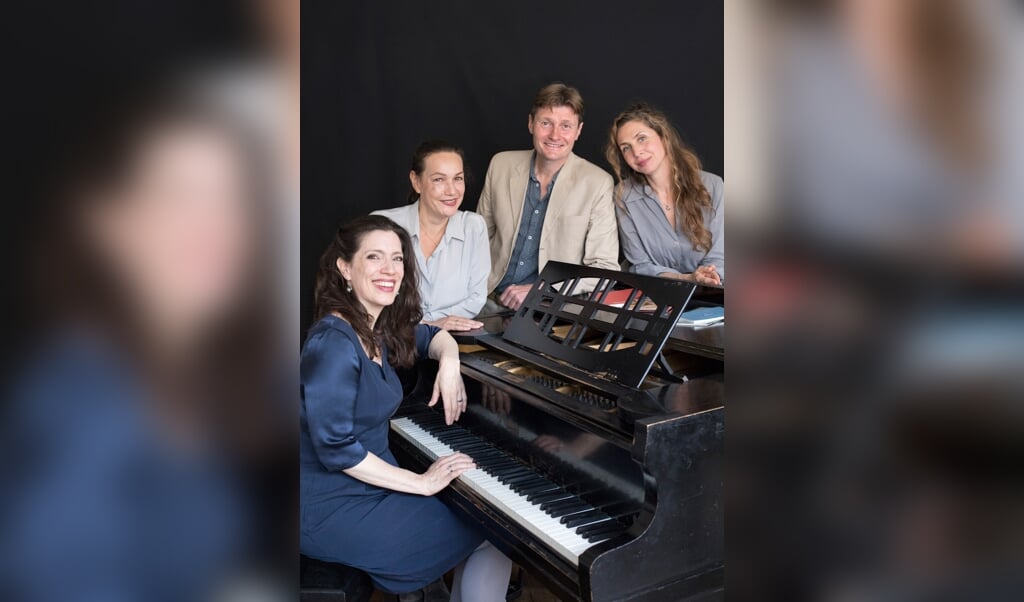  Mirjam van Dam, Monique de Adelhart Toorop, Harpert Michielsen, Jetta Starreveld.