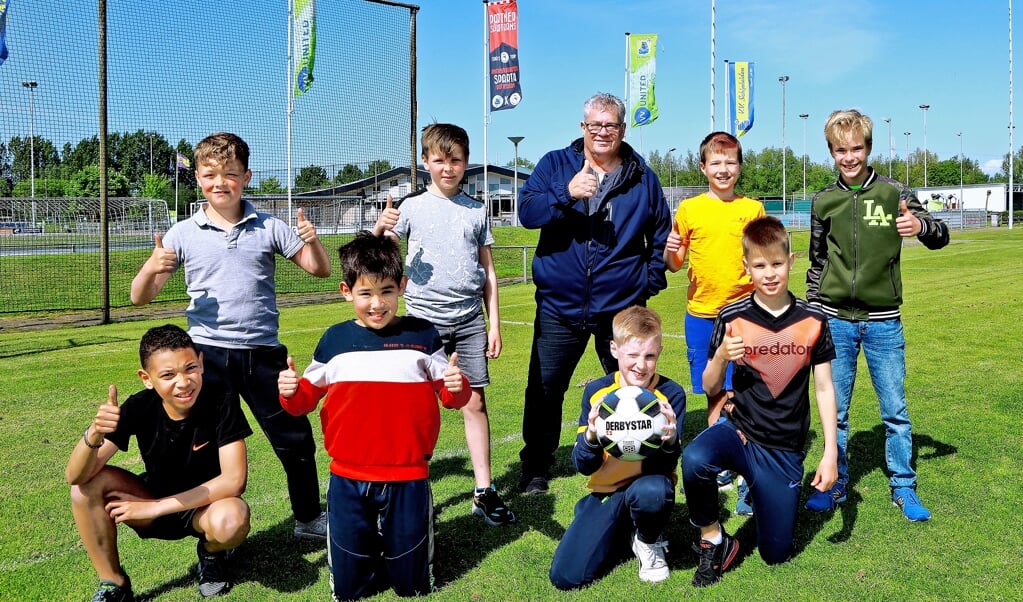 Bij v.v. Schipluiden heeft de jeugd de toekomst ( Foto: KOOS BOMMELÉ )