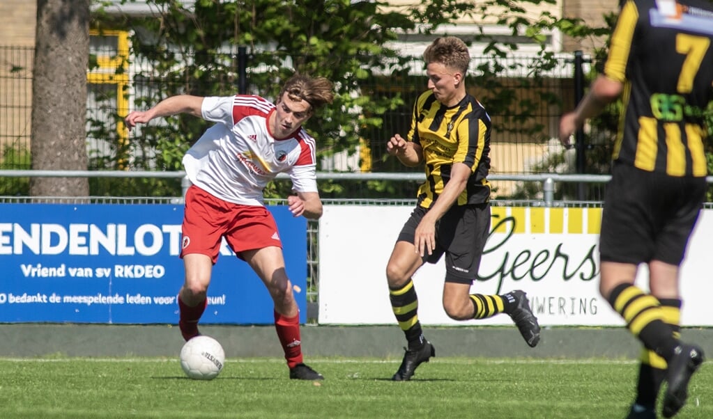 Olaf Kramer is in zijn derde seizoen bij RKDEO een vaste waarde voor trainer Wesley Epskamp. "En ik hoop mezelf verder te ontwikkelen, zodat ook mijn scorend vermogen omhoog gaat." (foto: Roel van Dorsten)