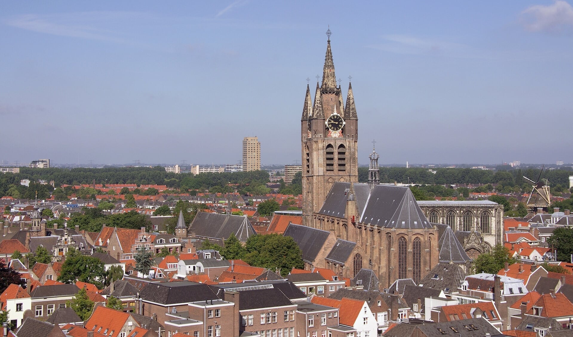 Naar schatting zijn 25.000 woningen in Delft onvoldoende geïsoleerd.