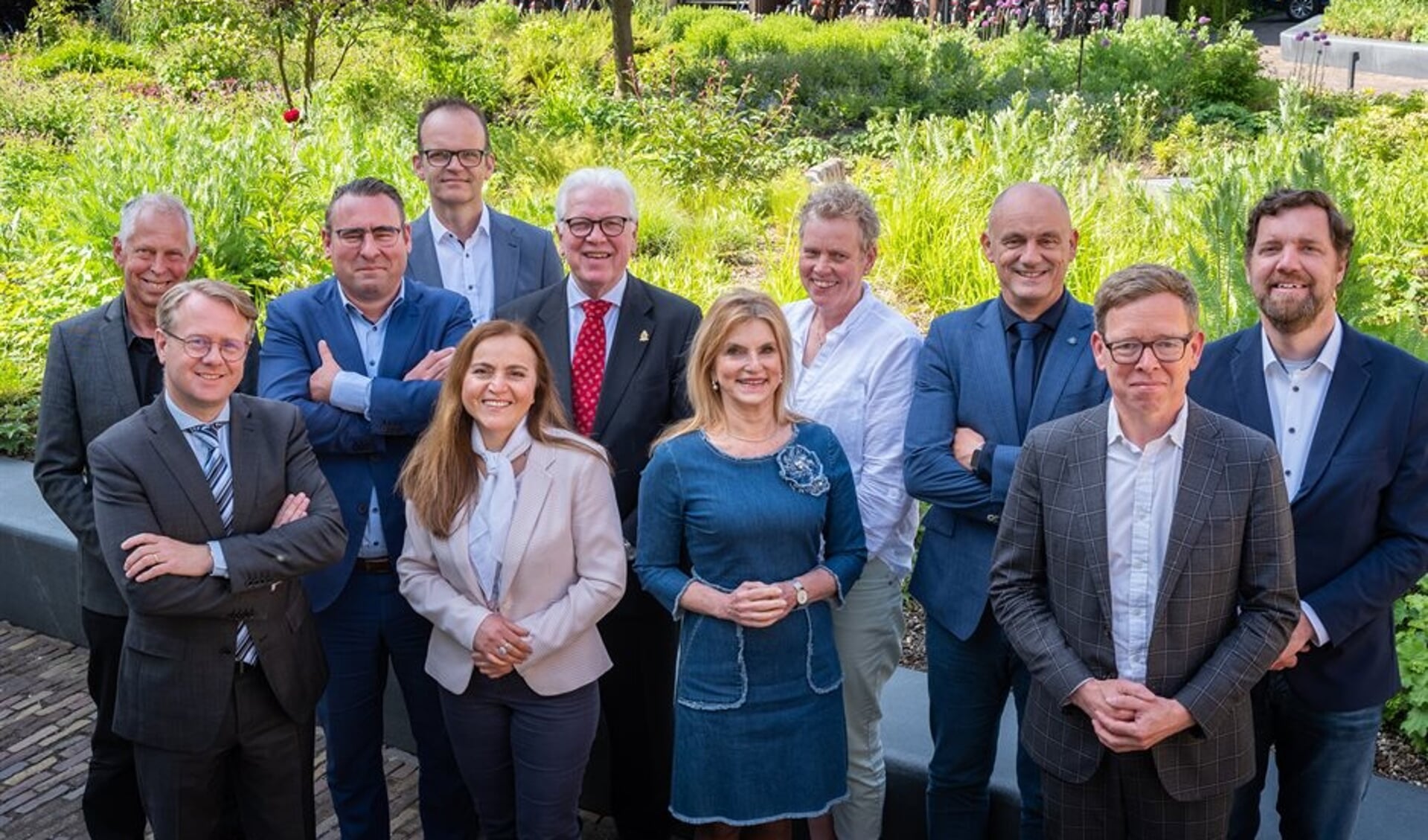 De opstellers van het coalitieakkoord: BBB, VVD, CDA/CU-SGP, Natuurterreinen, Ongebouwd, JA21 en BVNL.(Foto: Bart van Vliet)