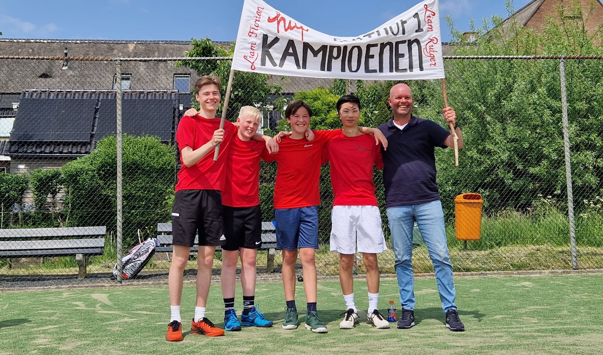  De jongens Florian, Rutger, Liam H en Liam J van TV Tanthof zijn kampioen geworden in de voorjaarscompetitie in de categorie jongens 13 t/m 17 jaar! 