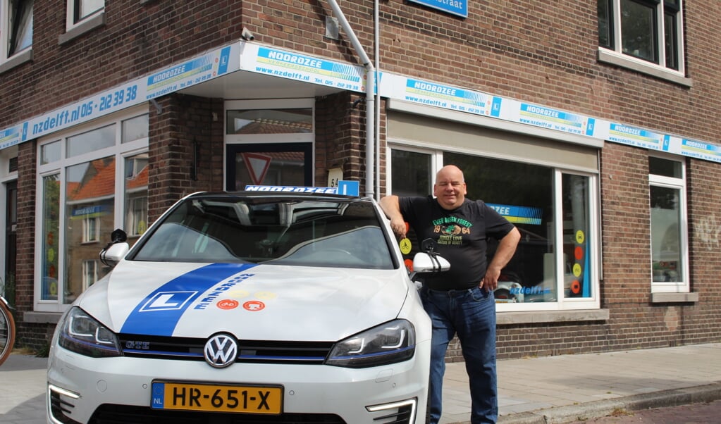 Pieter van Rosse stelt het team van Verkeersschool Noordzee graag aan je voor! (Foto: EvE) 