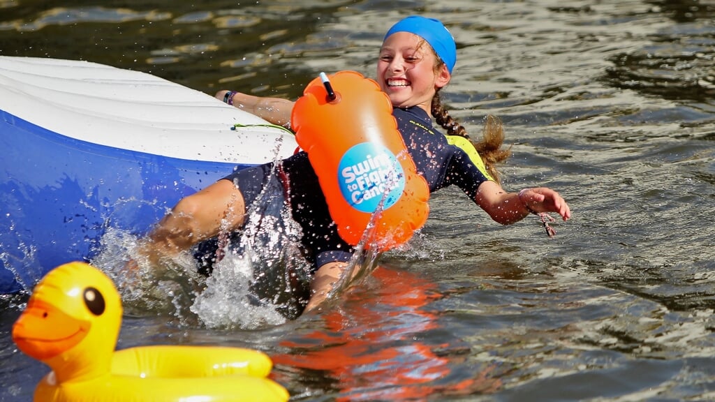Swim to Fight Cancer 2022 (Foto: Koos Bommelé)