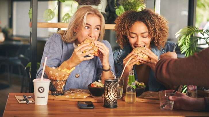  Verhage is dé plek in de buurt voor lunch, diner en alles daartussenin. (Foto: PR) 