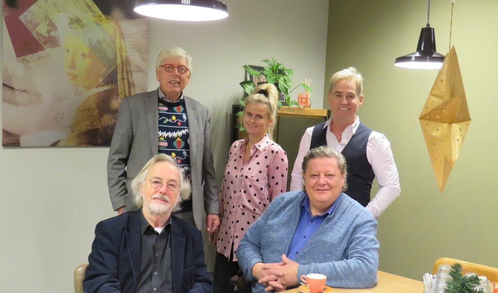 De vakjury, bestaande uit (v.l.n.r, v.b.n.o.) Leo Quack, Cheyenne Toetenel, Leo Rontberg, Stef Breukel, Herman Weyers en Evelien van der Kruit (afwezig op foto)