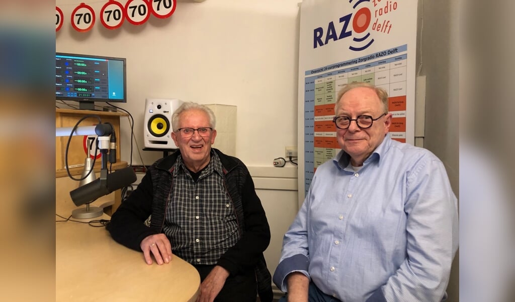 Joop Bezemer en Herbert Tieleman, radiomakers van het eerste uur bij de jubilerende RAZO