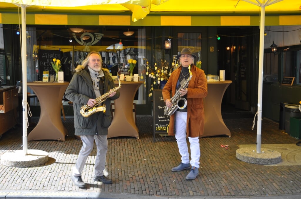 Peter de Ronde, oud-gitarist bij The Golden Earrings en journalist Martin Reitsma blazen het eerbetoon nieuw leven in. (Foto: Els de Wit)