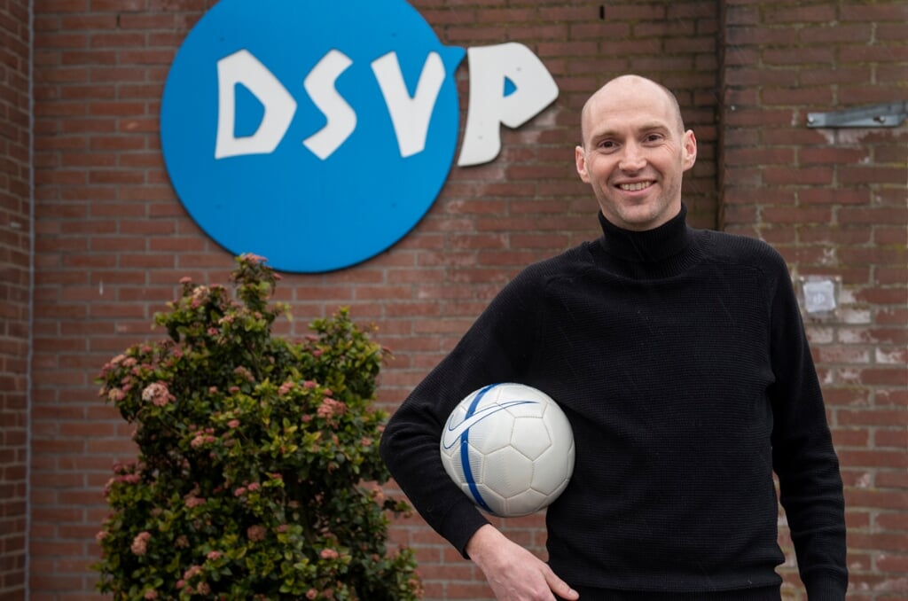 Roel van der Weerd voetbalt al heel lang bij DSVP, maar blijft op dit moment fit door te fietsen. (foto: Roel van Dorsten)
