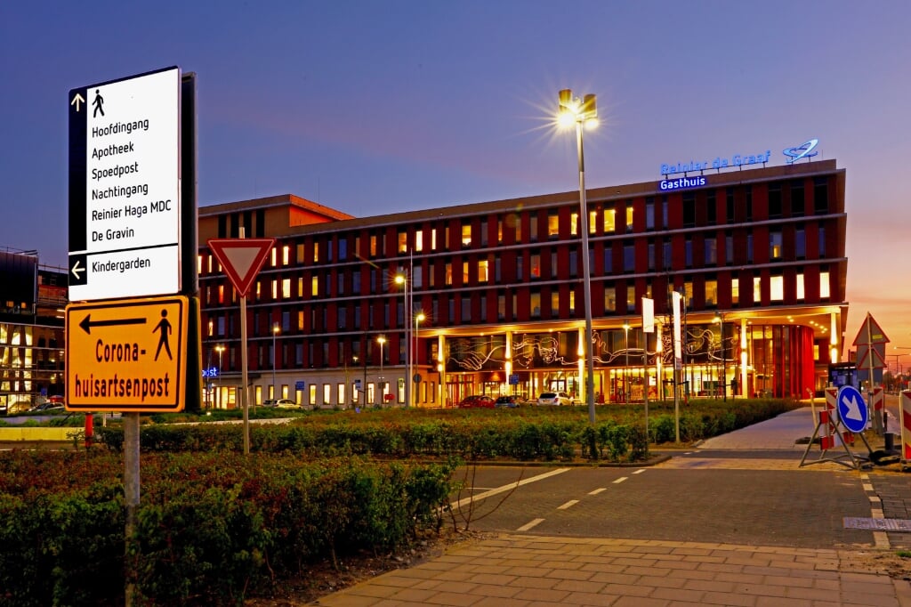 Het aantal Covid-patiënten in het Delftse ziekenhuis schommelt per dag (Foto: Koos Bommelé)