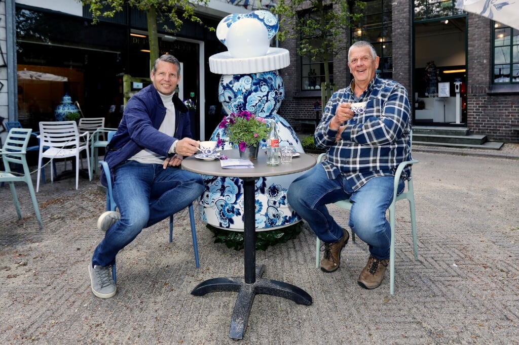 Erwin Stoelinga en Bram Stoop willen graag een bakkie met jou doen (Foto: Koos Bommelé)