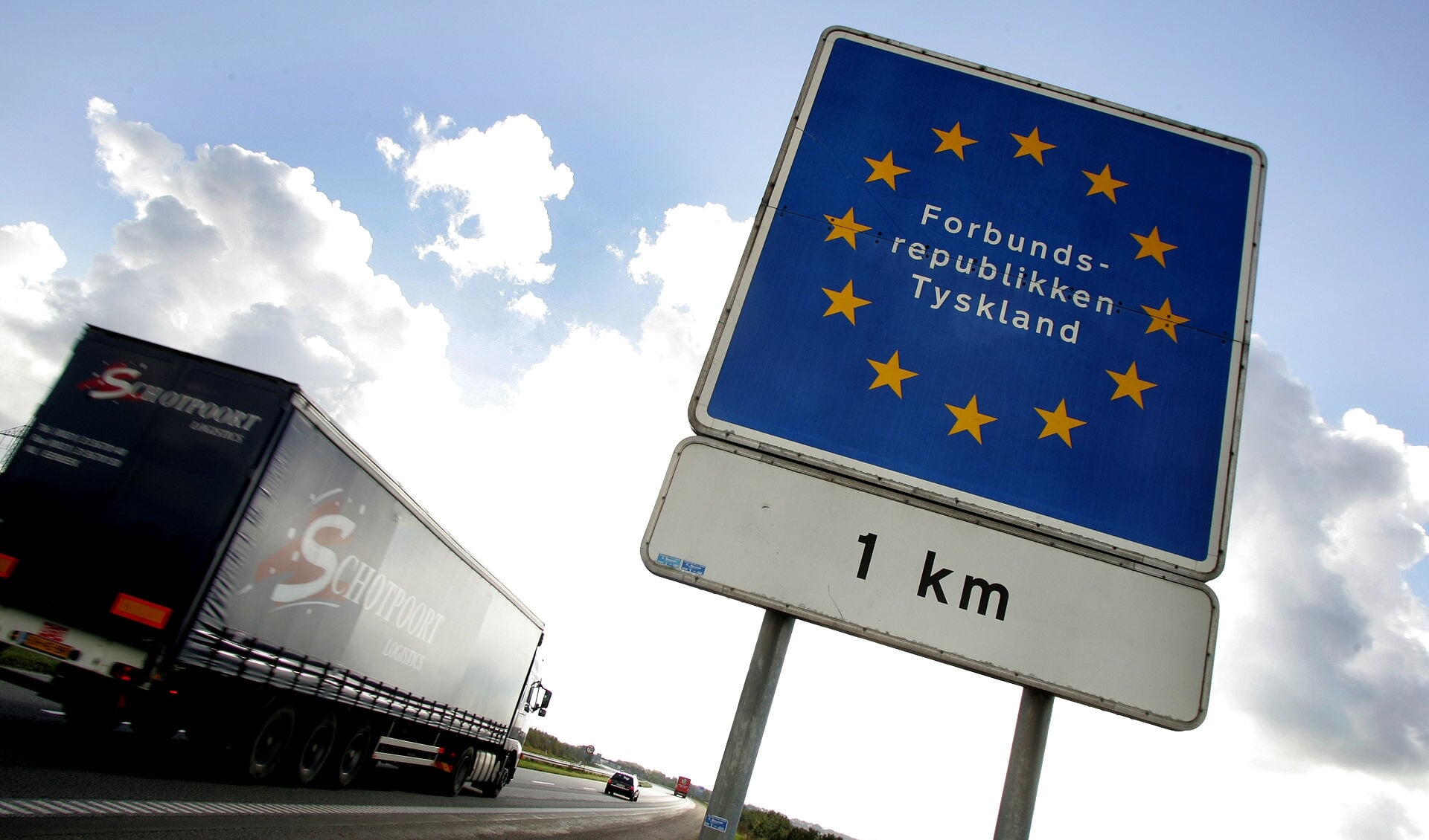 Fortsætter smittetallet at stige med den nuværende fart i Tyskland, så risikerer Danmark at ændre rejsevejledningen for hele Tyskland til, at alle unødvendige rejser frarådes. 