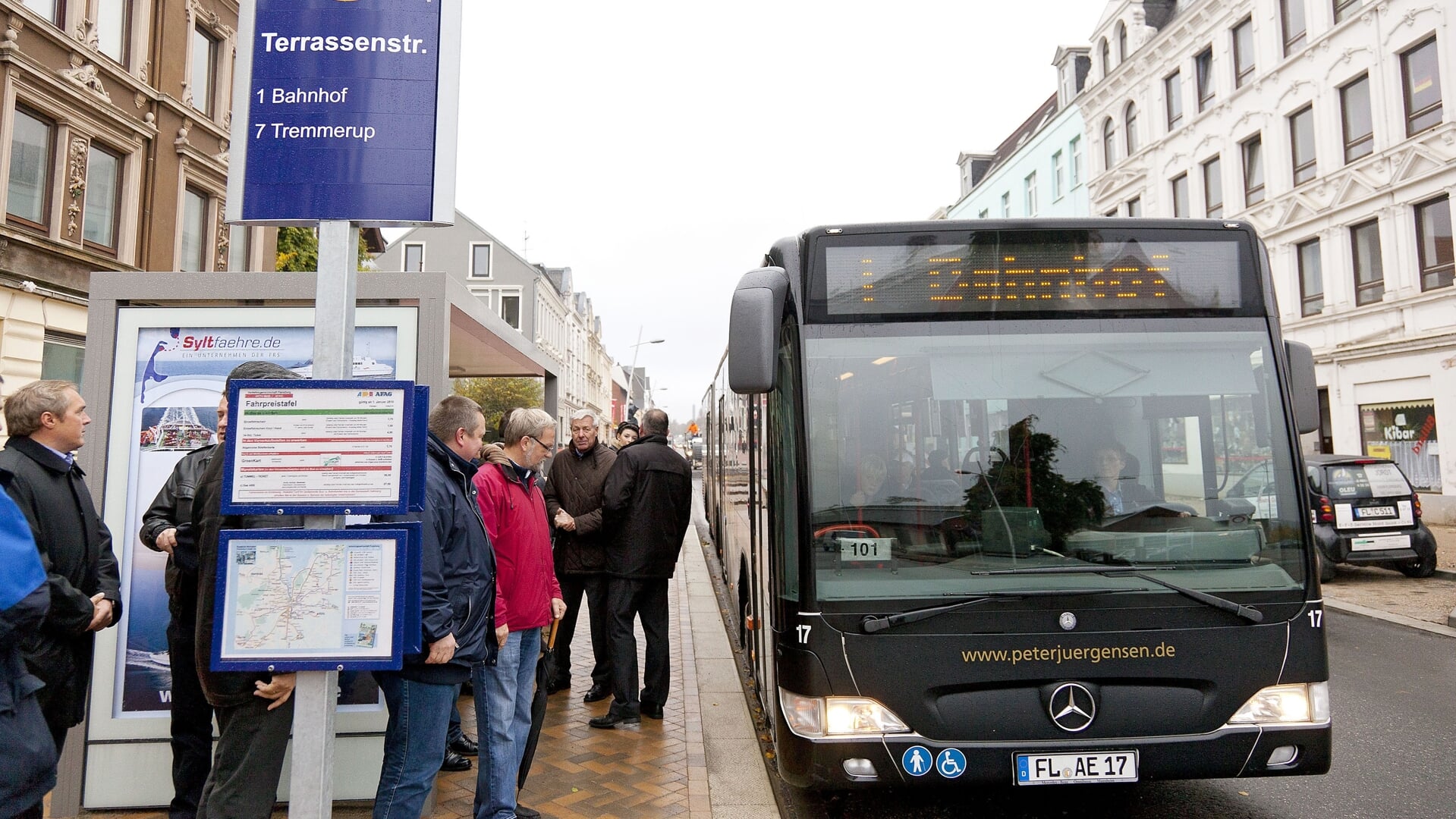 Zum Start des 49-Euro-Tickets sind noch viele Fragen offen. Die Verkehrsgesellschaft Aktiv Bus warnt vor unseriösen Angeboten. Archivfoto: