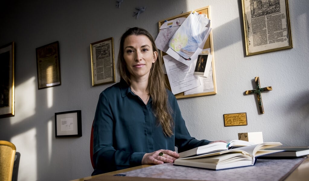 <p>Eva-Maria Schulz' opvækst i Sydslesvig skinnede igennem, da hun - højst overraskende for hende selv - var årets prædikant ved gudstjenesten i anledning af Folketingets åbning. </p> ( Morten Dueholm/Ritzau Scanpix)