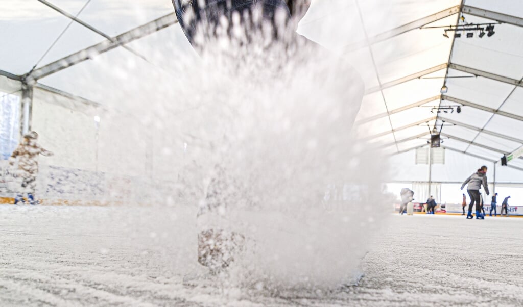 Fra den 5. november til den 6. februar sættes Eis-Arena op på Exe i Flensborg. Arealet til isstok og skøjteløb bliver en del større, end folk kender fra Havnespidsen her på billedet for to år siden. Arkivfoto:  (Lars Salomonsen)