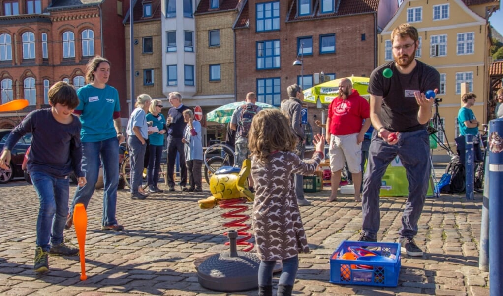 <p>Park(ing) Day lokkede i sidste år til at bruge parkeringspladser på Skibsbroen (Schiffbrücke) på en alternativ måde. </p> ( Bela Bergemann)