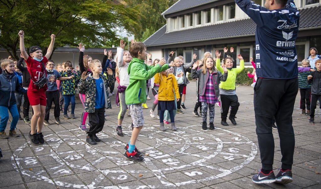 <p>Klik på billedet for at se flere fotos fra Skolernes Motionsdag på Kobbermølle Danske Skole. </p> ( Kira Kutscher)