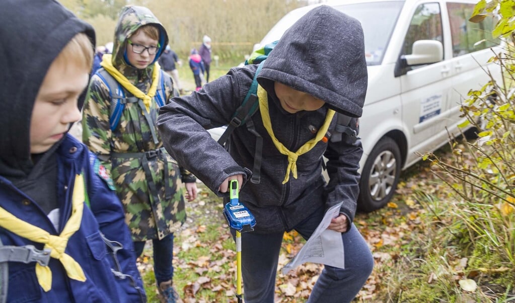 - Det er sjovt, sagde Leo, Søren og Pierre, der hurtigt lærte, hvordan de skulle bruge deres chip til at markere, at de havde været ved posten. (Lars Salomonsen.)