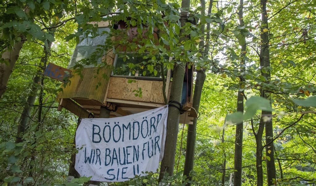 Gruppen, der siden oktober besætter banegårdsskoven skal blive fjernet med politiindsats mandag. (Arkivfoto: Tim Riediger)