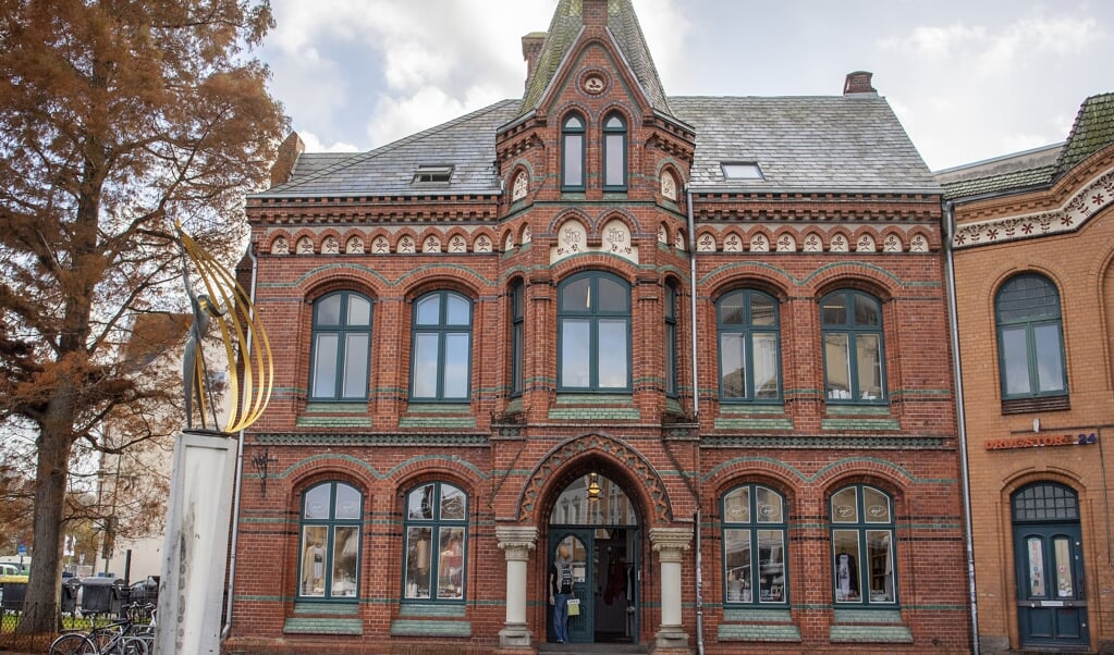 Dampskibskontor, politistation, lokalredaktion og nu livstilsbutik. Huset på Schiffbrückstraße 8 har haft mange funktioner. ( Kira Kutscher)