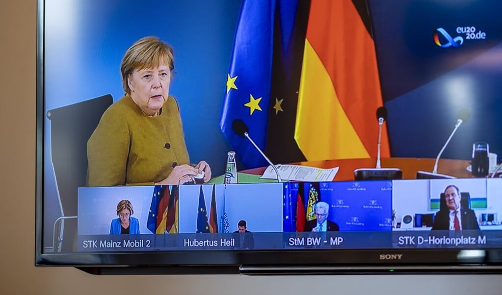 Kansler Angela Merkel var mod forventning ikke parat til at informere om udfaldet af ministerpræsidenterne onsdag. Axel Heimken/dpa. (dpa)