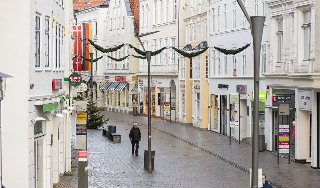 Det er begrænset, hvor meget julestemning man kan hente på gågaden i Flensborg i år. ( Lars Salomonsen)